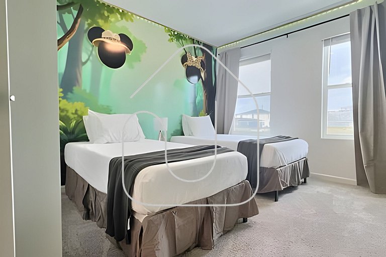 6BR Solara Villa with Pool, Themed Rooms