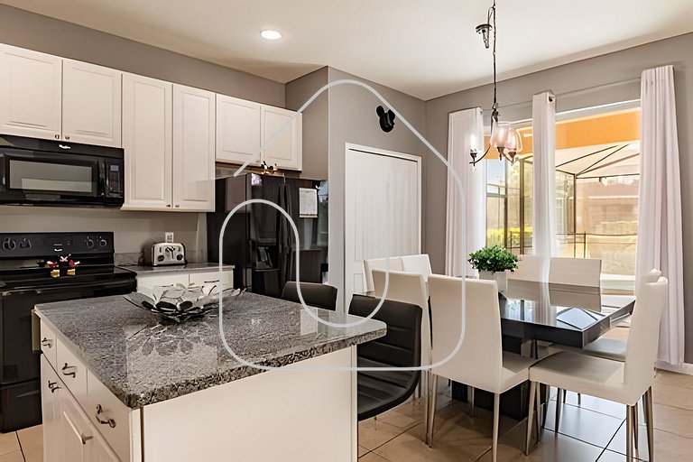 Solterra 6BR, 4 enSuites, Pool & Game Room