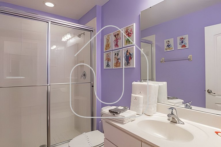 Solterra 6BR, 4 enSuites, Pool & Game Room