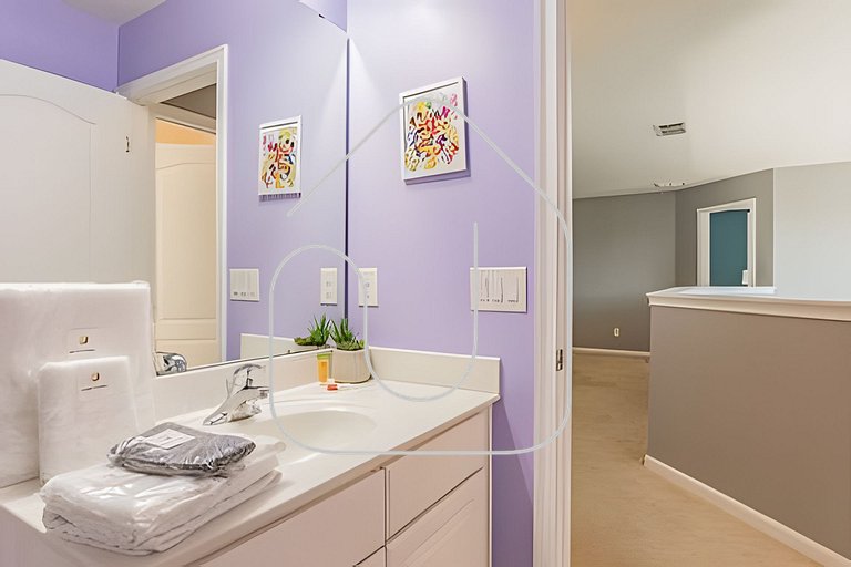 Solterra 6BR, 4 enSuites, Pool & Game Room