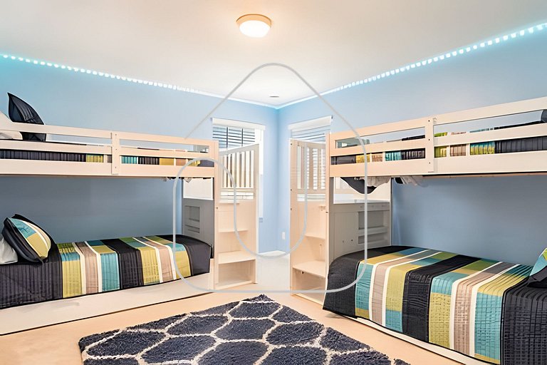 Solterra 6BR, 4 enSuites, Pool & Game Room