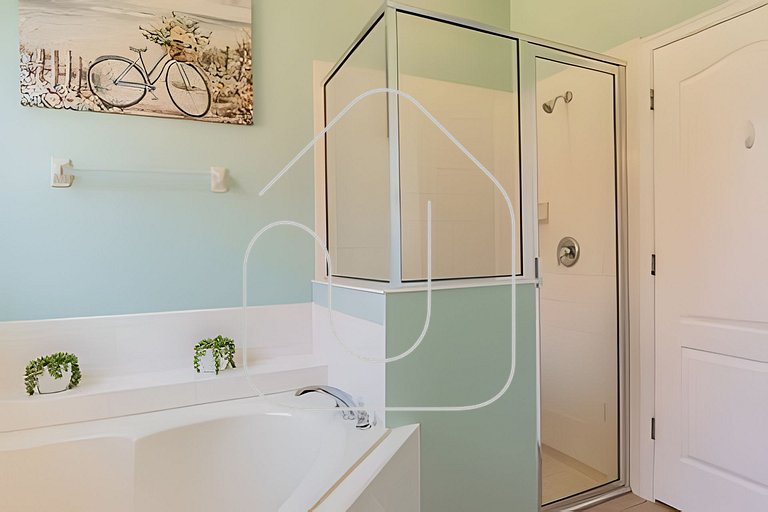 Solterra 6BR, 4 enSuites, Pool & Game Room