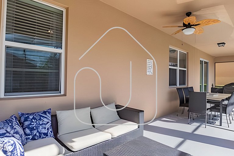 Solterra 6BR, 4 enSuites, Pool & Game Room