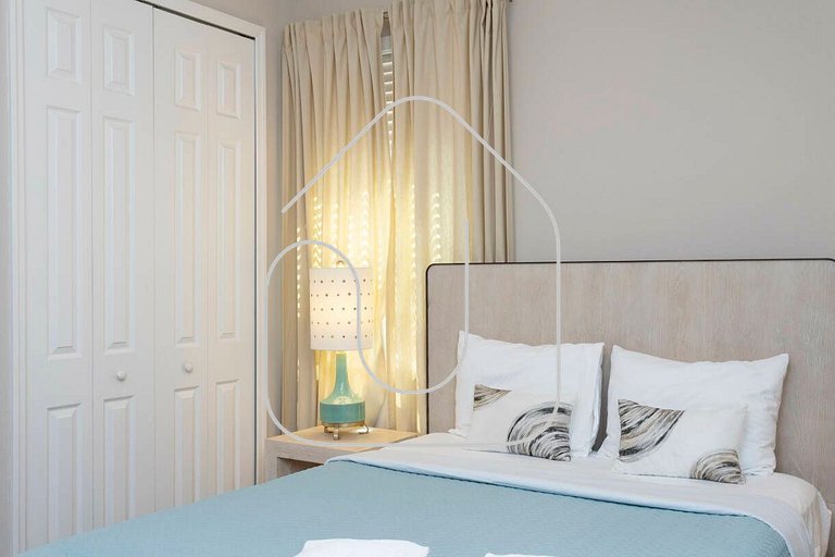 Family Home w/ Pool 9BR Near Disney