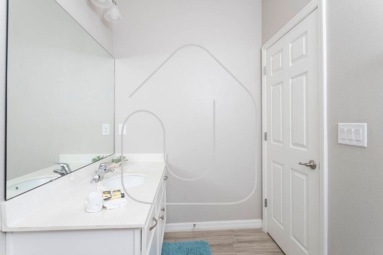 Family Home w/ Pool 9BR Near Disney