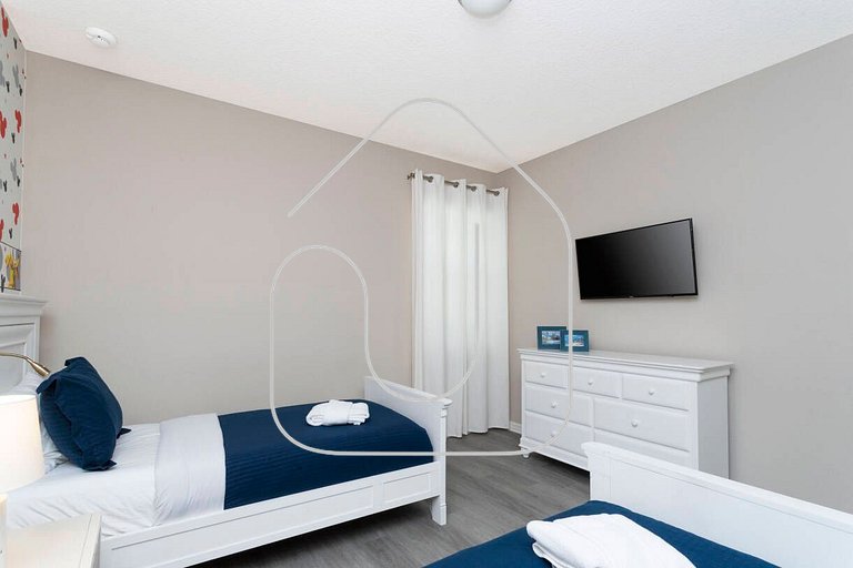 Family Home w/ Pool 9BR Near Disney