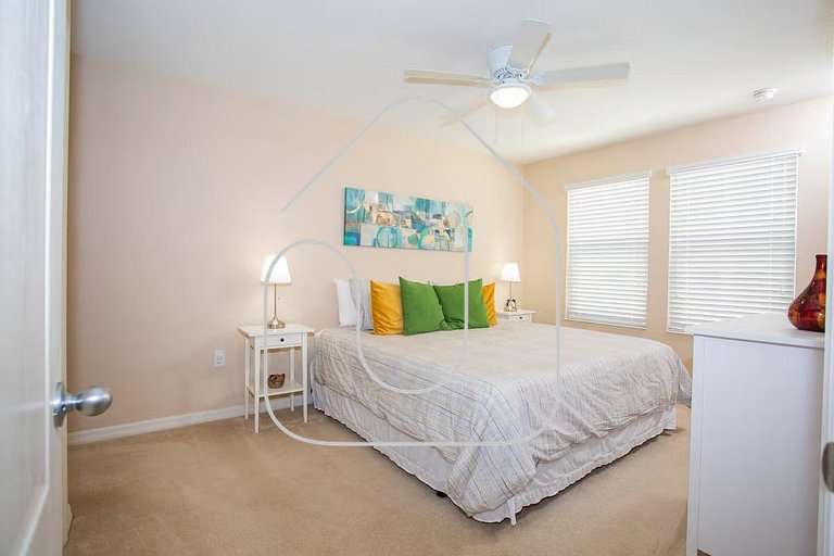 Compass Bay – Family Comfort & Resort Amenities