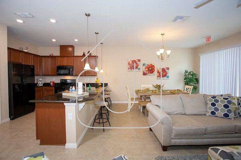 Compass Bay – Family Comfort & Resort Amenities