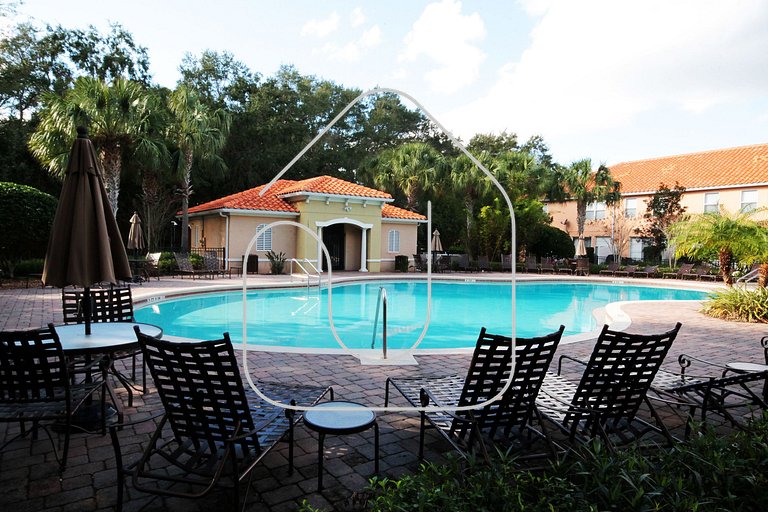 Compass Bay – Family Comfort & Resort Amenities