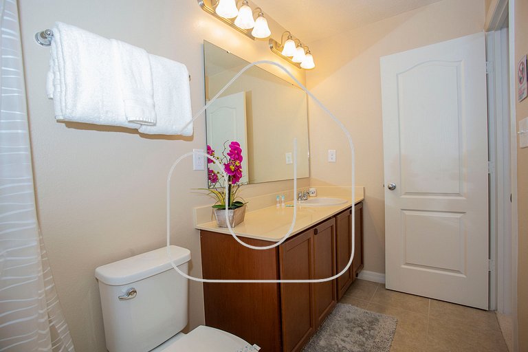 Compass Bay – Family Comfort & Resort Amenities