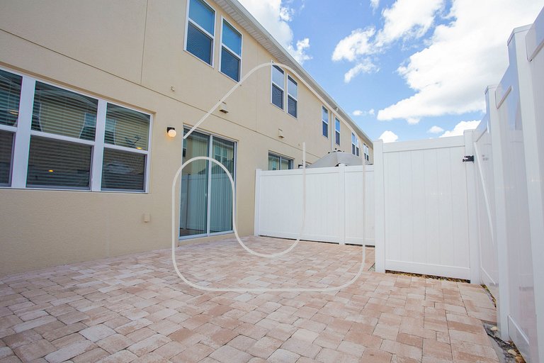 Compass Bay – Family Comfort & Resort Amenities