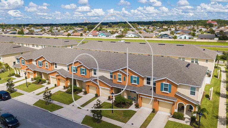 Compass Bay – Family Comfort & Resort Amenities