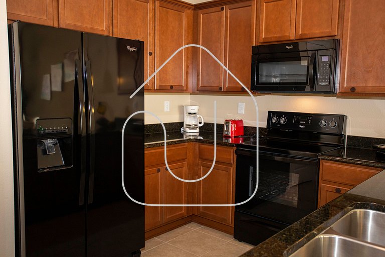 Compass Bay – Family Comfort & Resort Amenities