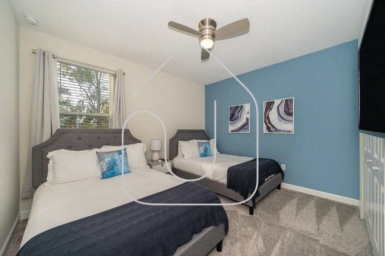 Luxo com 6 Quartos e Piscina! – Storey Lake