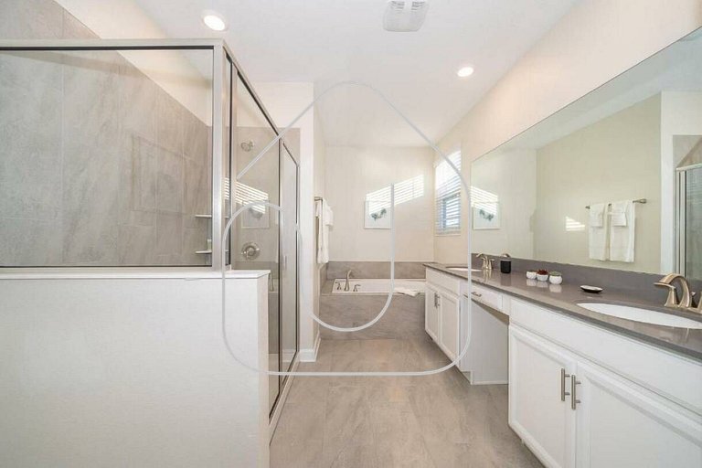 Luxo com 6 Quartos e Piscina! – Storey Lake