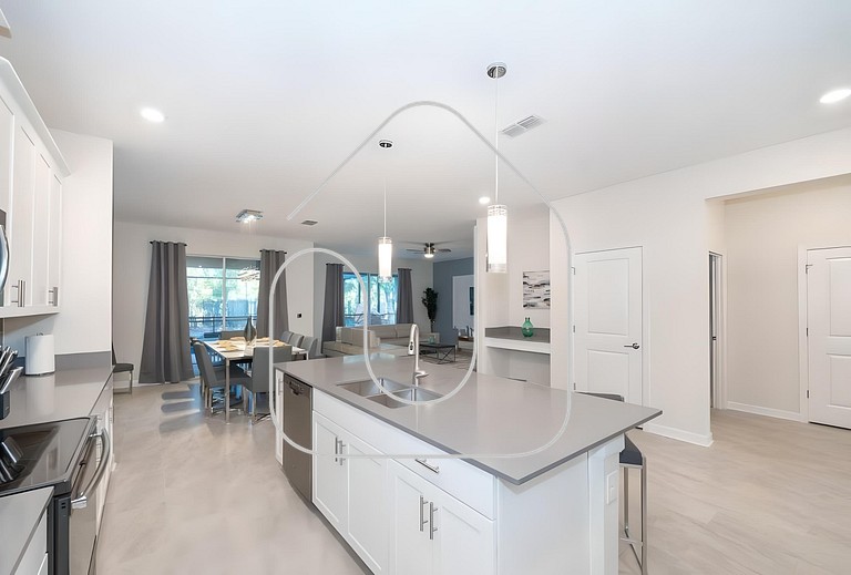 Luxo com 6 Quartos e Piscina! – Storey Lake