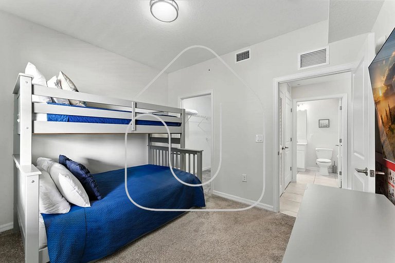 Cozy 2BR/2BA Condo at Storey Lake Resort