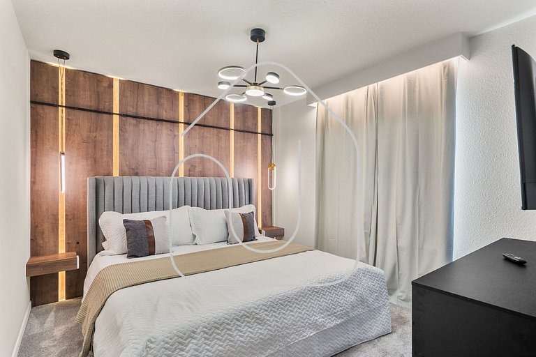 Luxury 10BR w/ Pool, Theater & Game Room