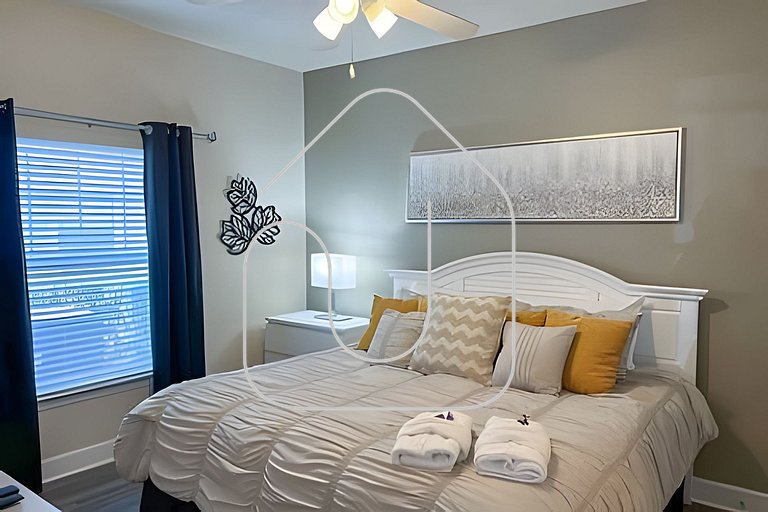 Cozy 4BR Home 5 Miles from Disney - 7105