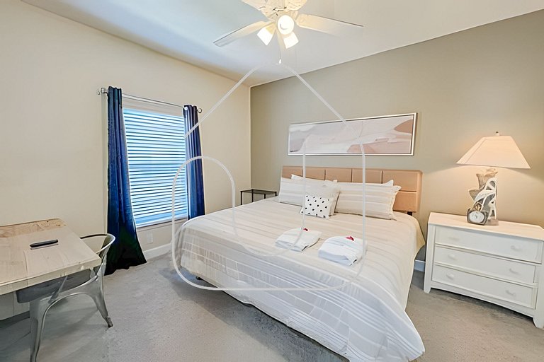 Cozy 4BR Home 5 Miles from Disney - 7105