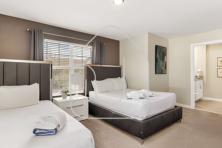 Private pool Villa at StoreyLake4959