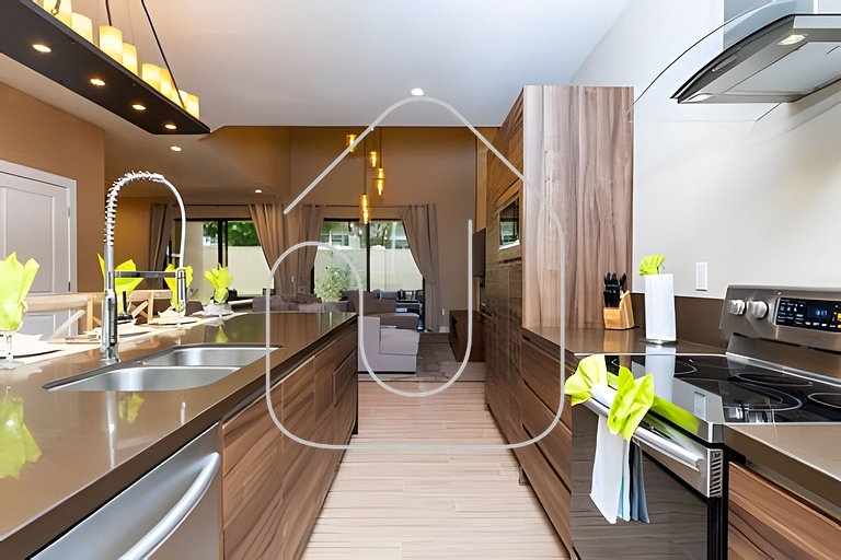 Charming 3BR Home-7527