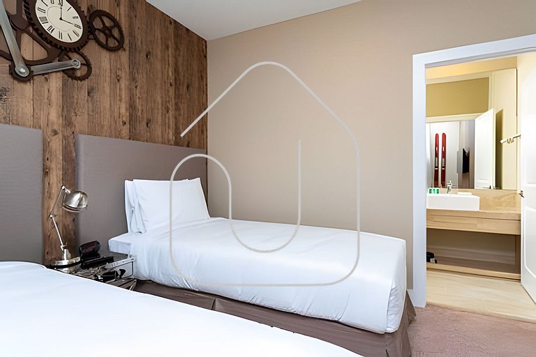 Charming 3BR Home-7527