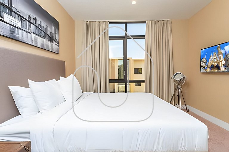 Charming 3BR Home-7527