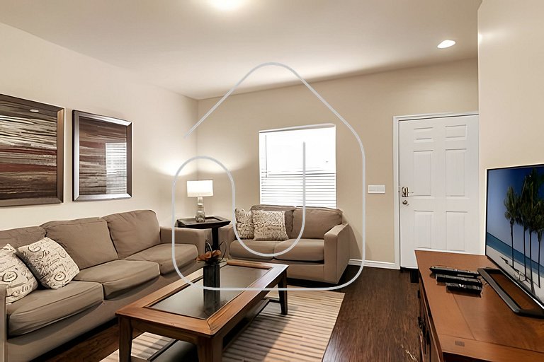 3BR Home Near Disney Parks - 19106