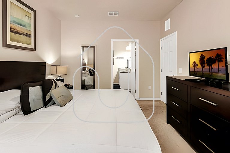 3BR Home Near Disney Parks - 19106