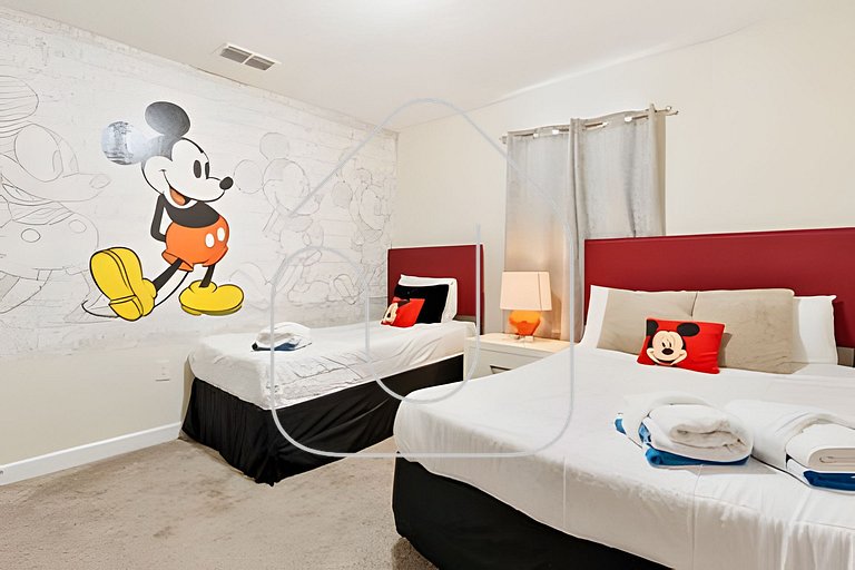 5BR Oasis with Pool in Orlando