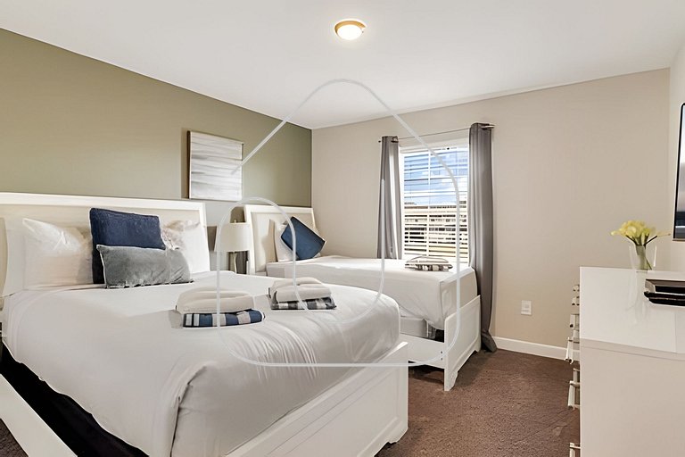 Spacious 4BR Home in Storey Lake -4914