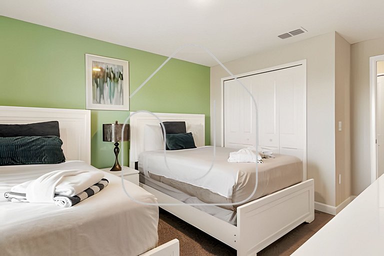 Spacious 4BR Home in Storey Lake -4914