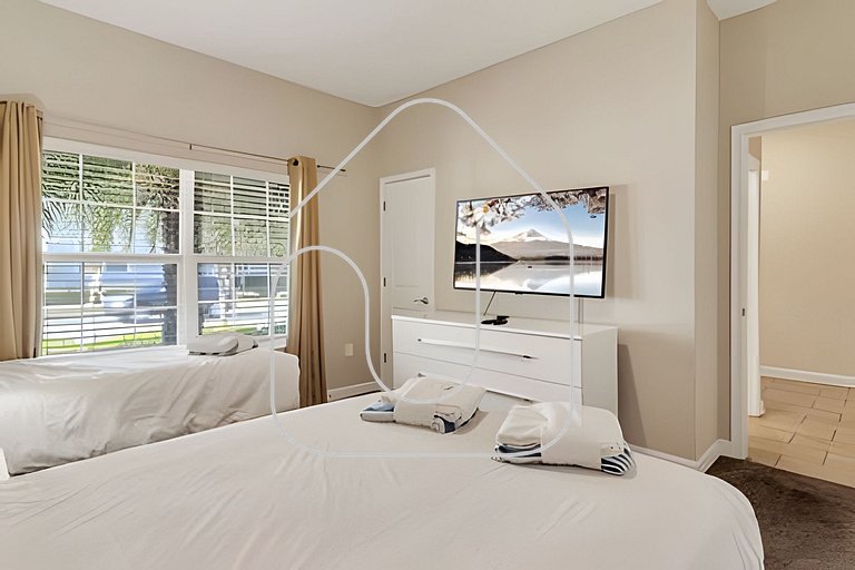 Spacious 4BR Home in Storey Lake -4914