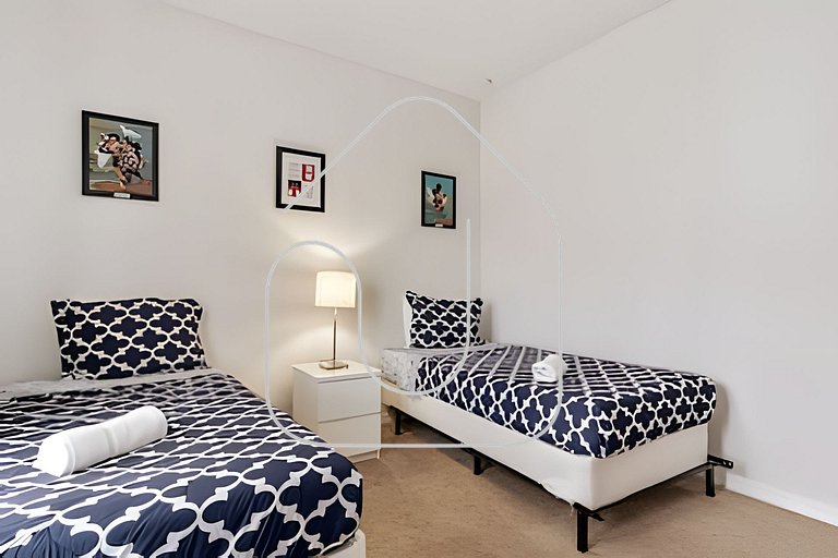 Spacious 4BR Home Near Disney-16101