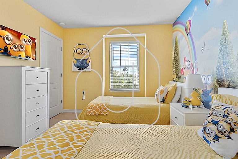 Windsor 5BR Retreat | Private Pool & Club