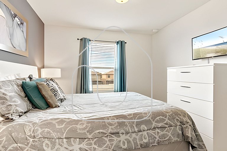 Windsor 5BR Retreat | Private Pool & Club