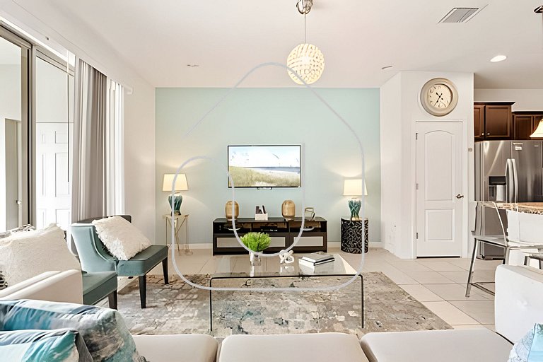 Windsor 5BR Retreat | Private Pool & Club