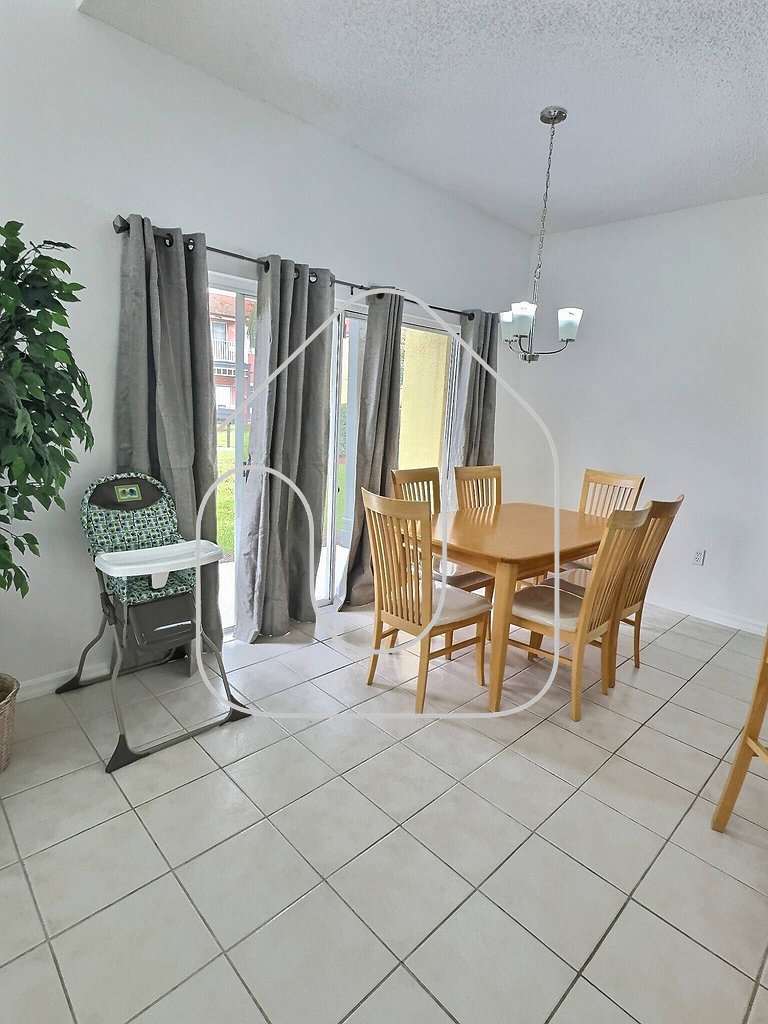 3BR Townhome Lake Berkley - Near Disney