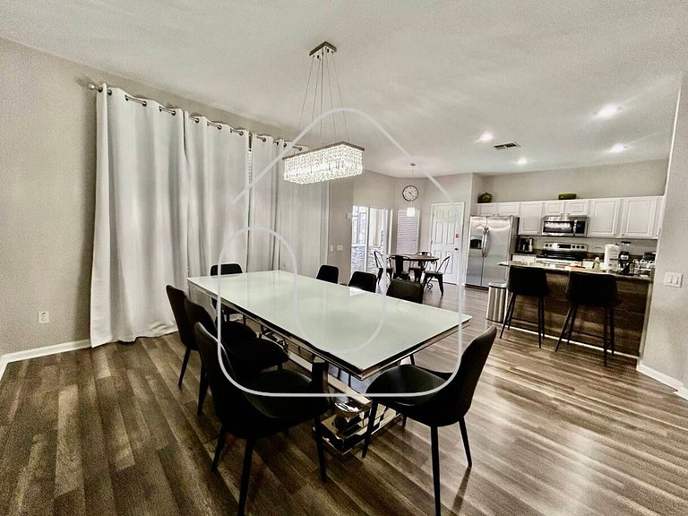 Windsor Hills 6BR Villa w/ Pool & Game Room