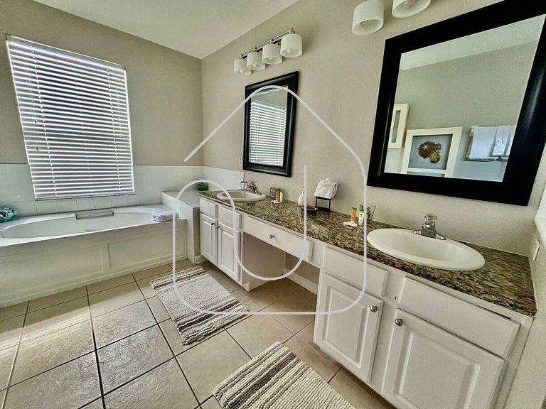 Windsor Hills 6BR Villa w/ Pool & Game Room