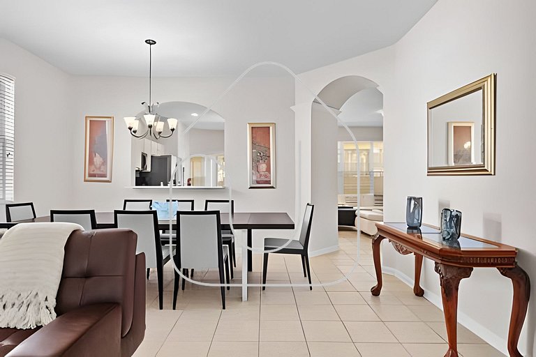 Windsor Hills 5BR ☆ 5min to Disney + Pool