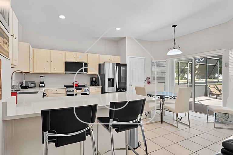 Windsor Hills 5BR ☆ 5min to Disney + Pool