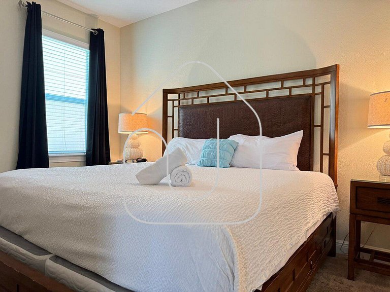 Luxury 8BR Villa w/ Pool & Spa Near Disney