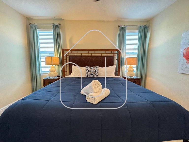 Luxury 8BR Villa w/ Pool & Spa Near Disney