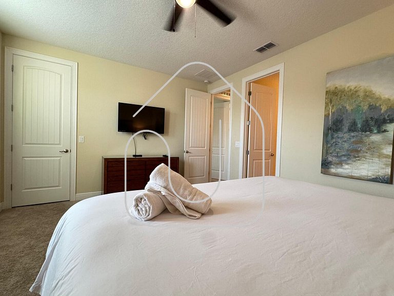 Luxury 8BR Villa w/ Pool & Spa Near Disney