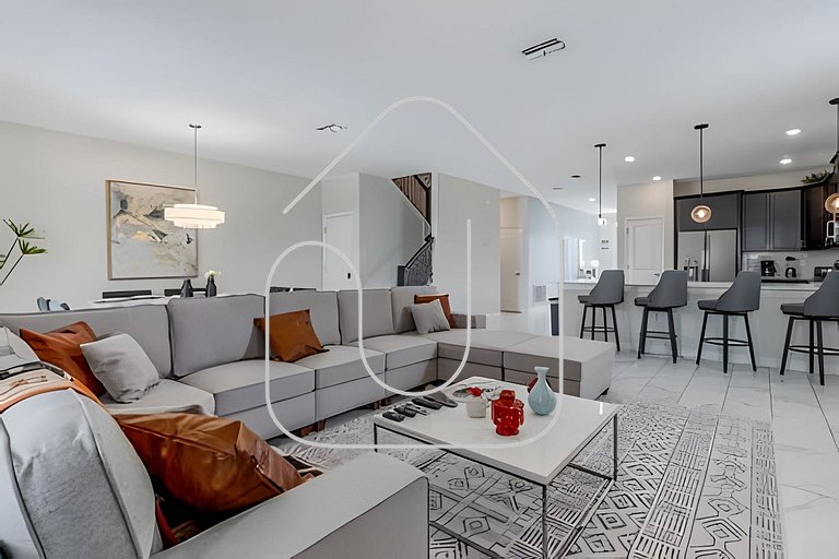 8BR Villa w/ Pool, Theater & Game Room