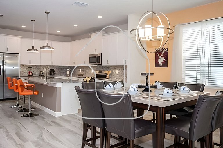 6BR Townhome w/ Pool – 10 Min to Disney