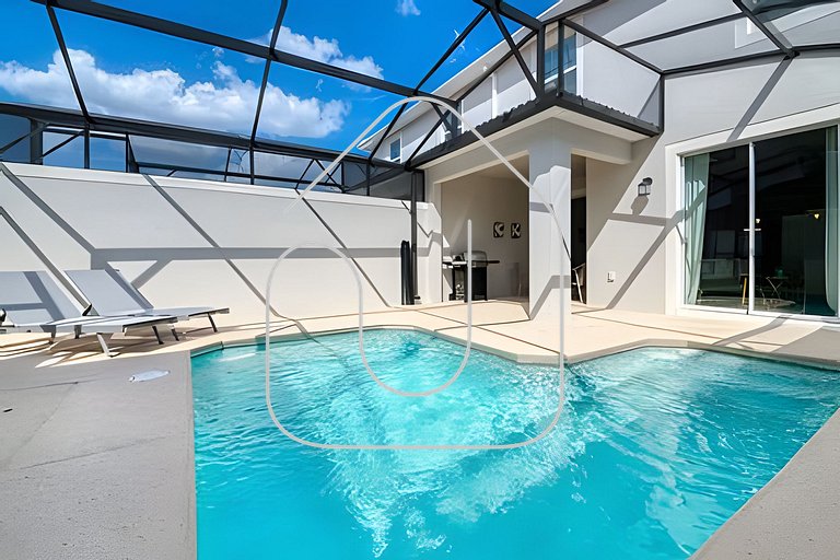 4BR Storey Lake w/ Pool & Mickey Room