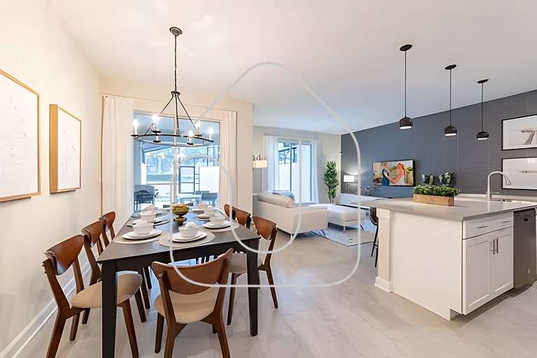 4BR Storey Lake w/ Pool & Mickey Room